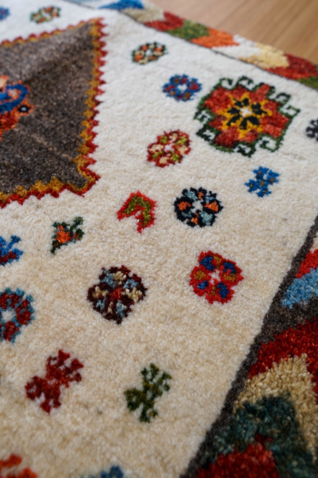 ペルシャ 絨毯 カシュクリギャッベ 136×74cm リズ ギャベ - メルカリ