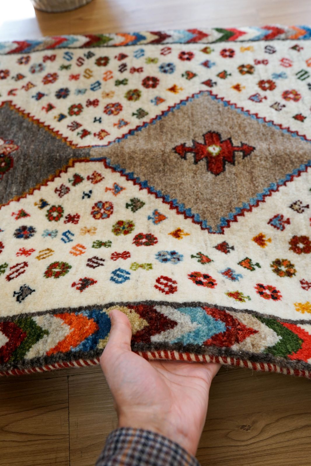 ペルシャ 絨毯 カシュクリギャッベ 136×74cm リズ ギャベ - メルカリ