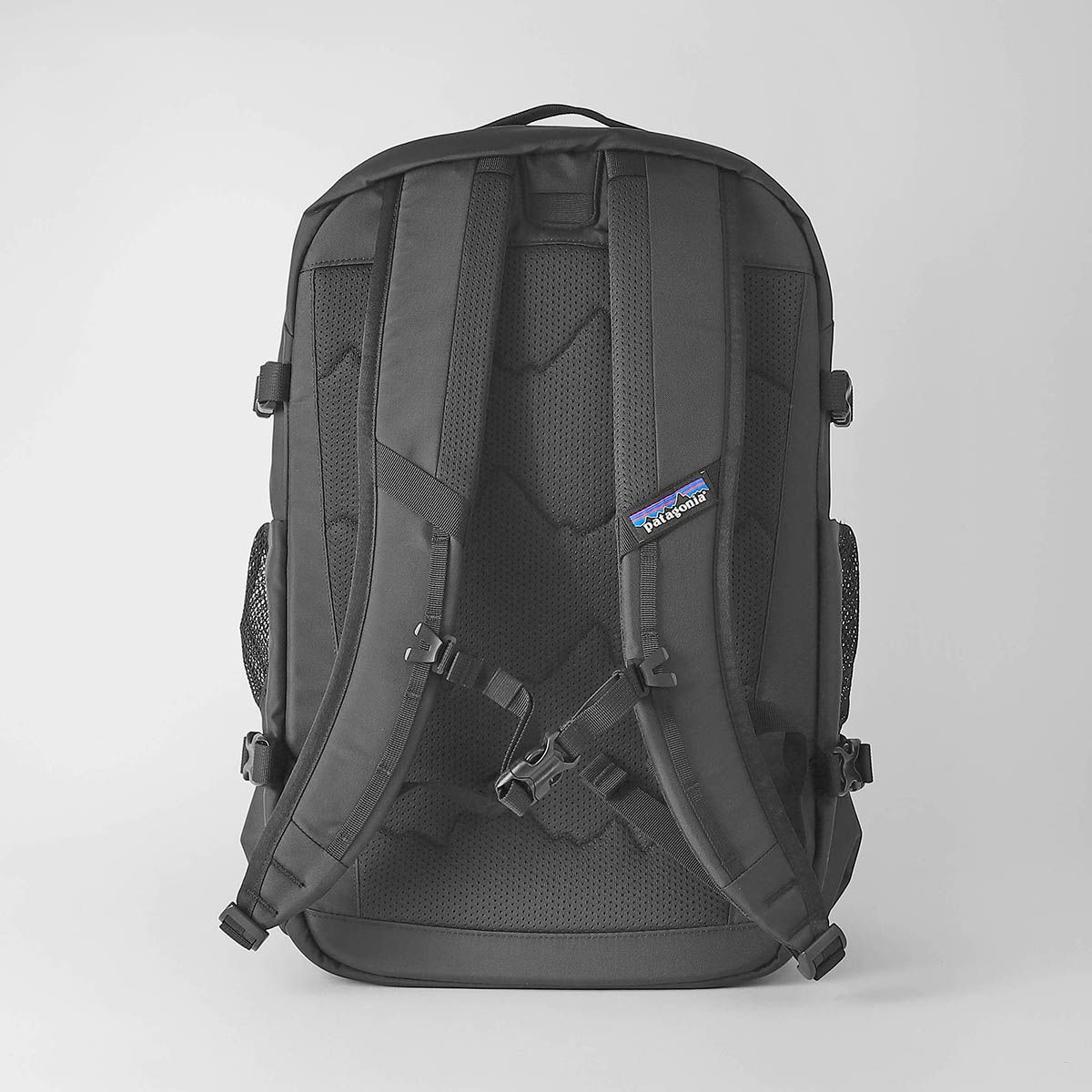 新品 パタゴニア PATAGONIA リュックサック 30L ブラック - メルカリ