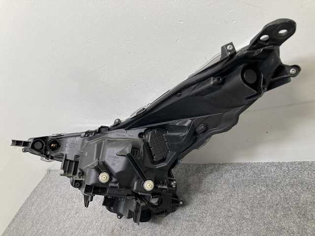 プリウス 50系/ZVW50/ZVW51/ZVW55 純正 前期 右 ヘッドライト/ランプ