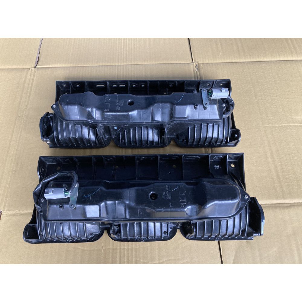 小糸製　テールランプ　新車はずし 在庫処分 アウトレット 新車外し 小糸製作所(KOITO) 電球式3連
