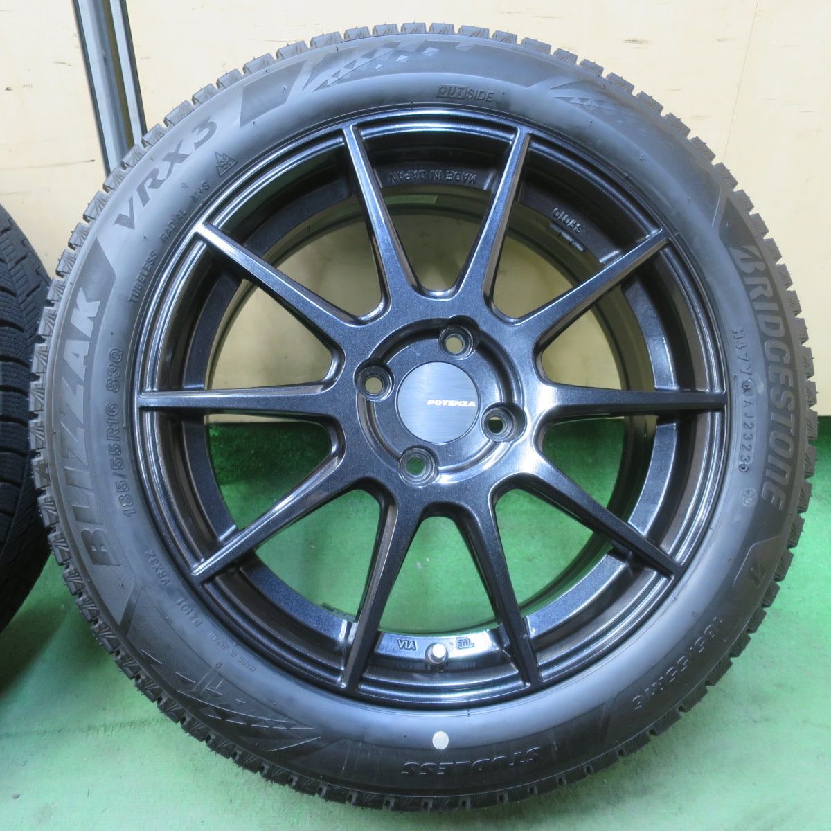 バリ溝！23年！キレイ！ほぼ10分☆スタッドレス 185/55R16