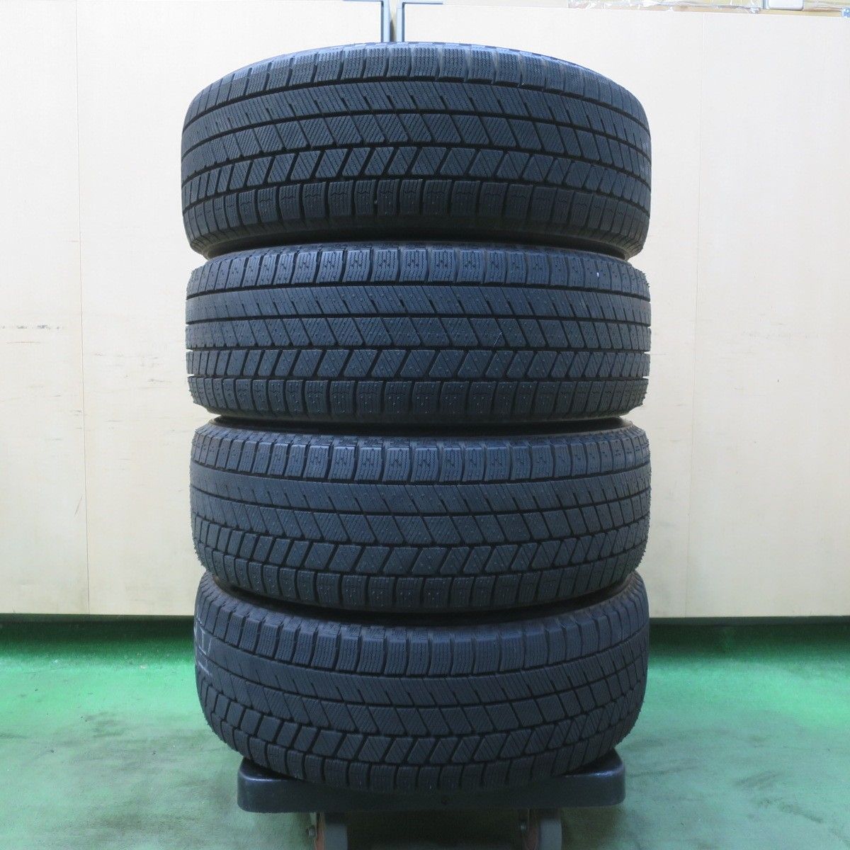 バリ溝！23年！キレイ！ほぼ10分☆スタッドレス 185/55R16