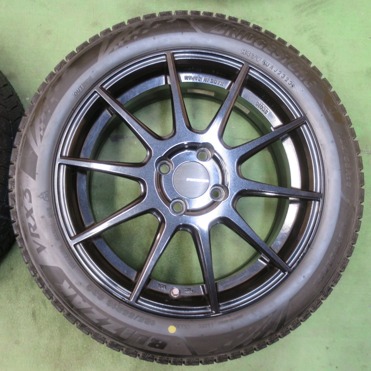 バリ溝！23年！キレイ！ほぼ10分☆スタッドレス 185/55R16 