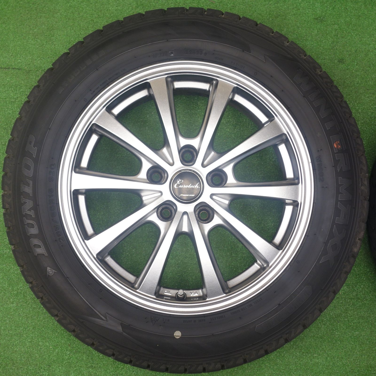 バリ溝！23年！9.5分☆スタッドレス 205/60R16 ダンロップ ウインター 