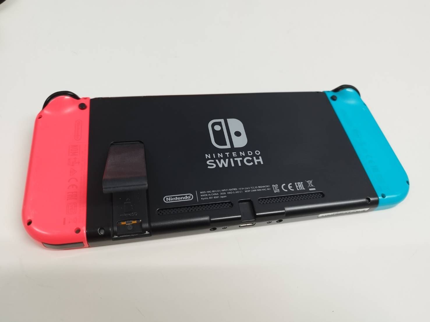 セール，定番人気 Nintendo Switch HAC-001(-01)/2020年製/バッテリー