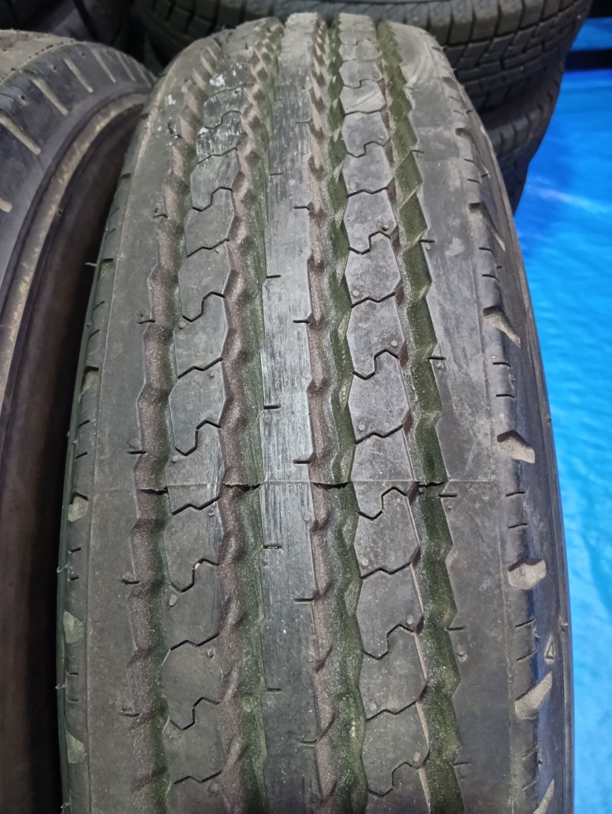 トラック用タイヤ 205/80R17.5LT 120/118L ヨコハマタイヤ SUPER STEEL 