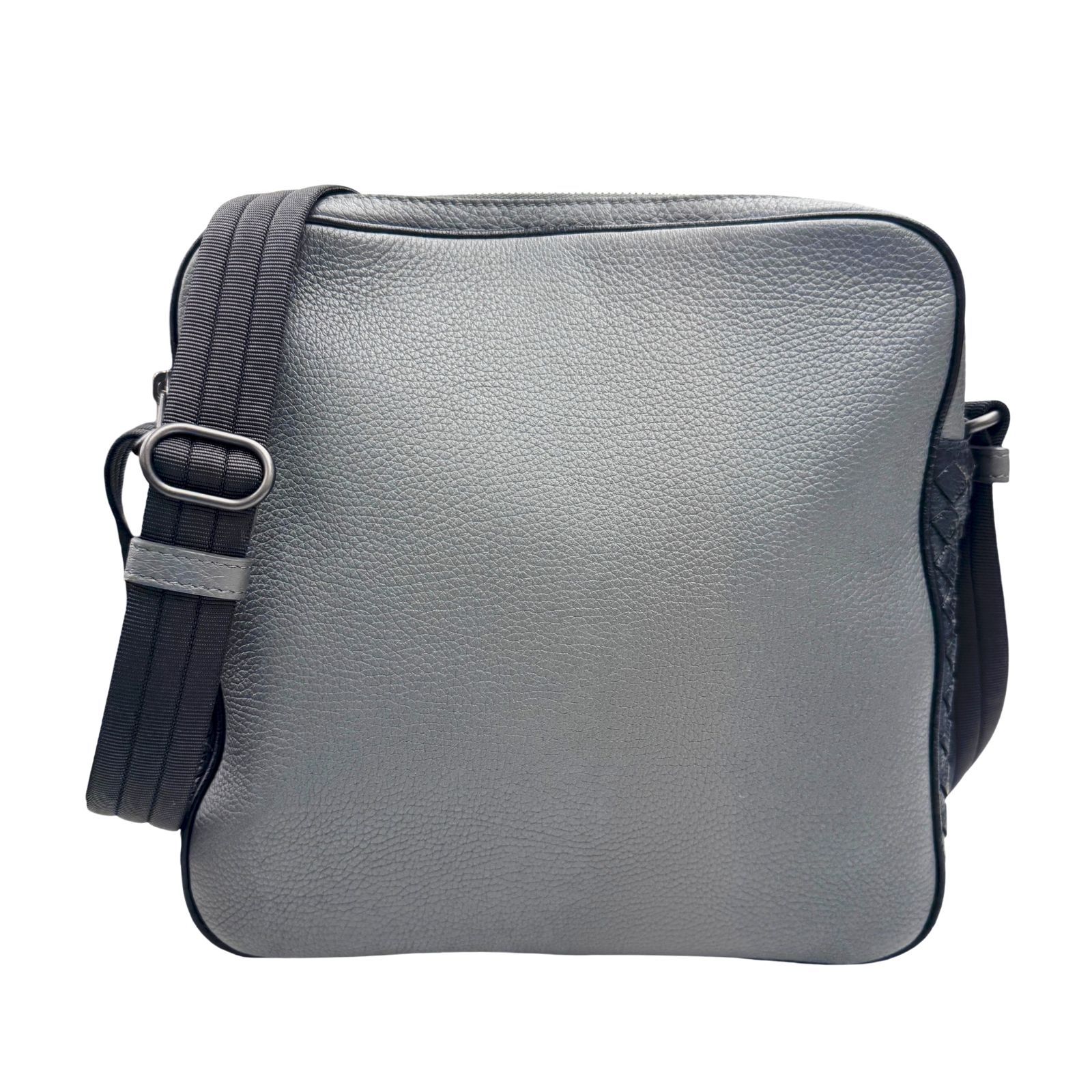 【中古】BOTTEGA BENETA ボッテガ ヴェネタ ショルダーバッグ チェルボ レザー イントレチャート クロスボディバッグ ブラック グレー メンズ レディース お洒落 人気　お出かけ 美品 【ブランドギャラリー心斎橋店】 中古】BOTTEGA BENETA ボッテガ ヴェネタ ショルダーバッグ チェルボ