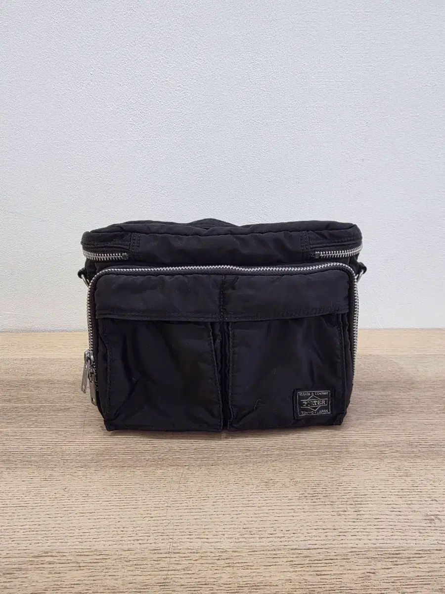 POTER TANKER カメラバッグ ブラック 吉田カバン PORTER 【公式通販】