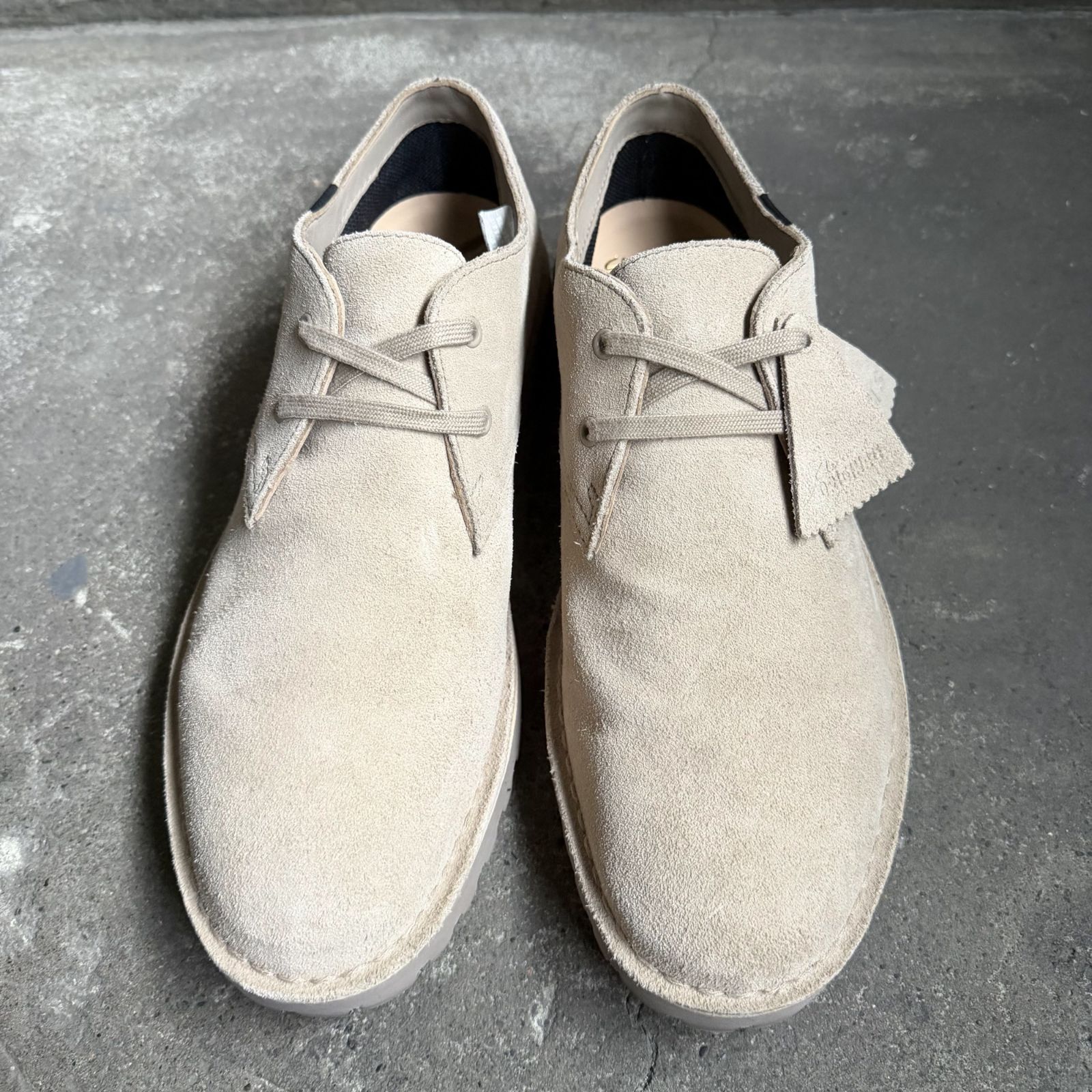CLARKS x BEAMS 別注 Desert Khan GORE-TEX スリッポン仕様 サンド