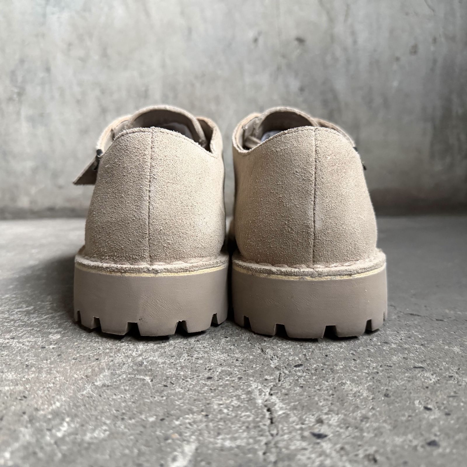 CLARKS x BEAMS 別注 Desert Khan GORE-TEX スリッポン仕様 サンド