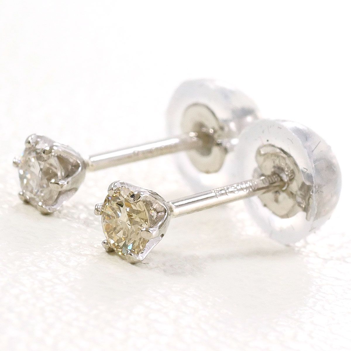 PT900/プラチナ ピアス ダイヤモンド 0.06 ct 総重量約0.2g - メルカリ