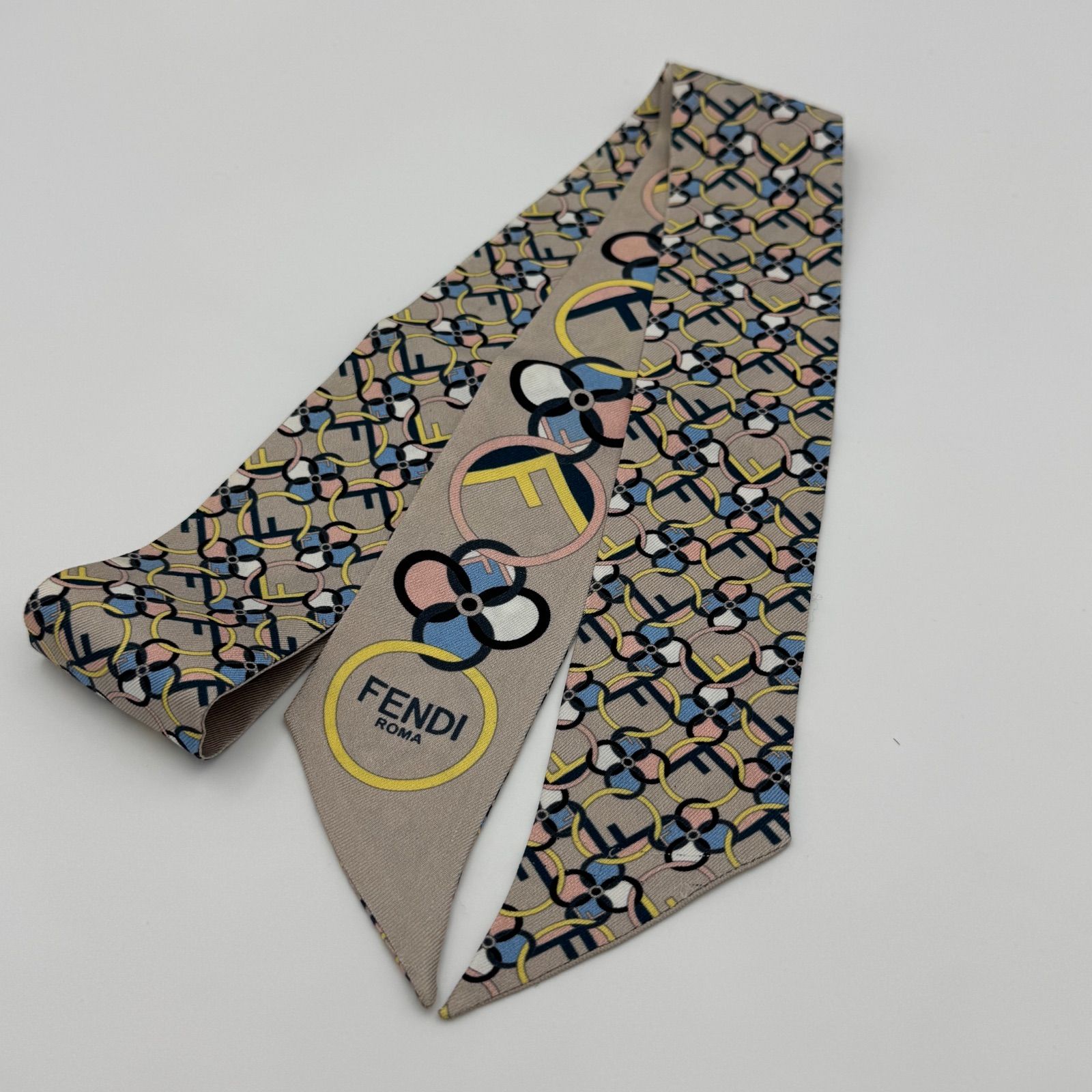 FENDI パンツ ハンドバッグ スカーフ