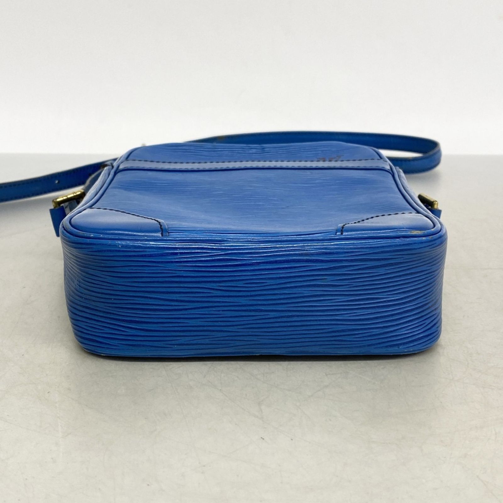 ルイ・ヴィトン(Louis Vuitton) ルイ・ヴィトン ショルダーバッグ エピ 