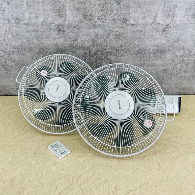 東芝 壁掛け扇風機 2点セット リモコン1点付き 【中古】動作保証 TOSHIBA TF-30RK25 2022年製 夏物/516138