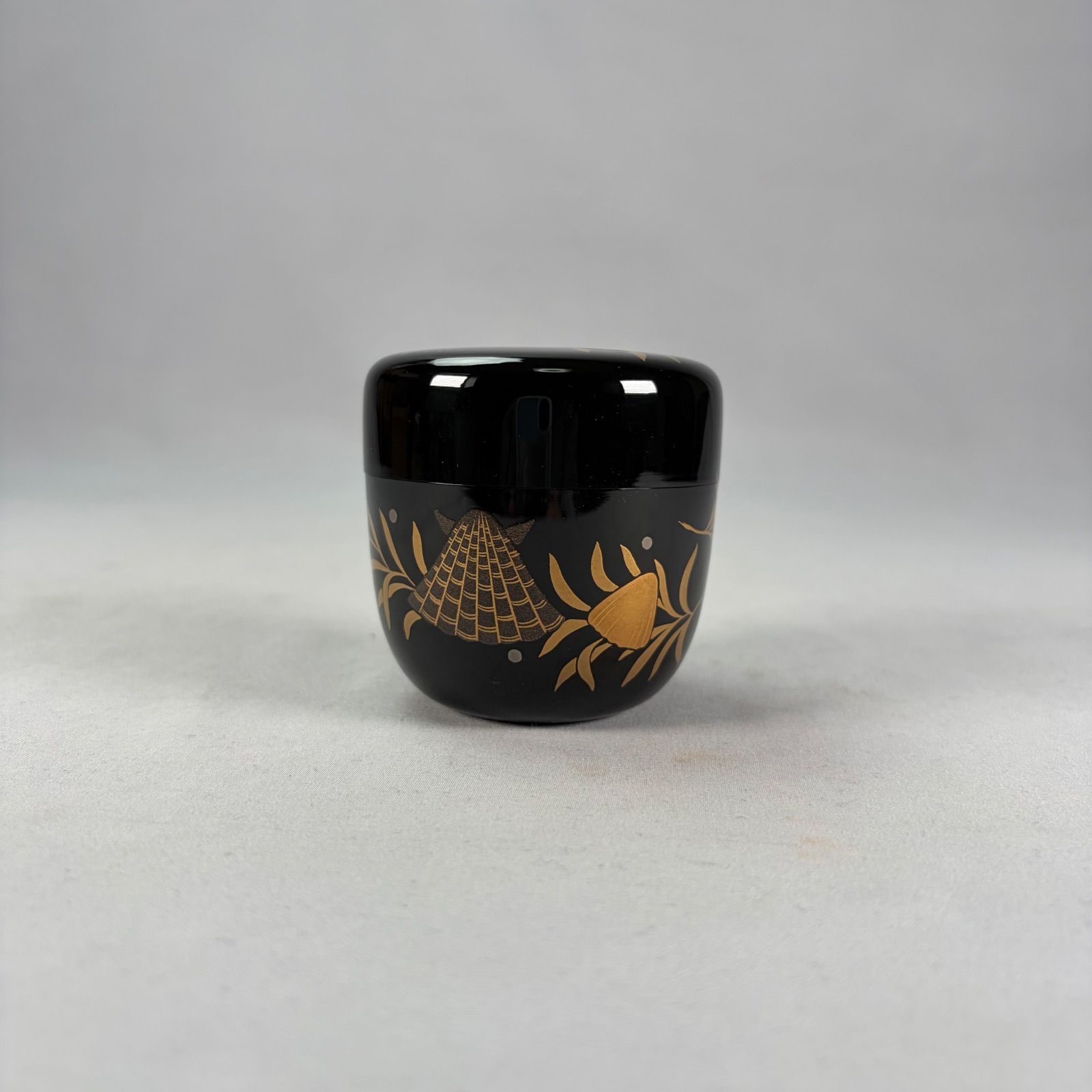 茶道具】山中塗 中村孝也造 海松貝蒔絵中棗 棗321 - メルカリ 茶道具】山中塗 中村孝也造 海松貝蒔絵中棗 棗321 - メルカリ
