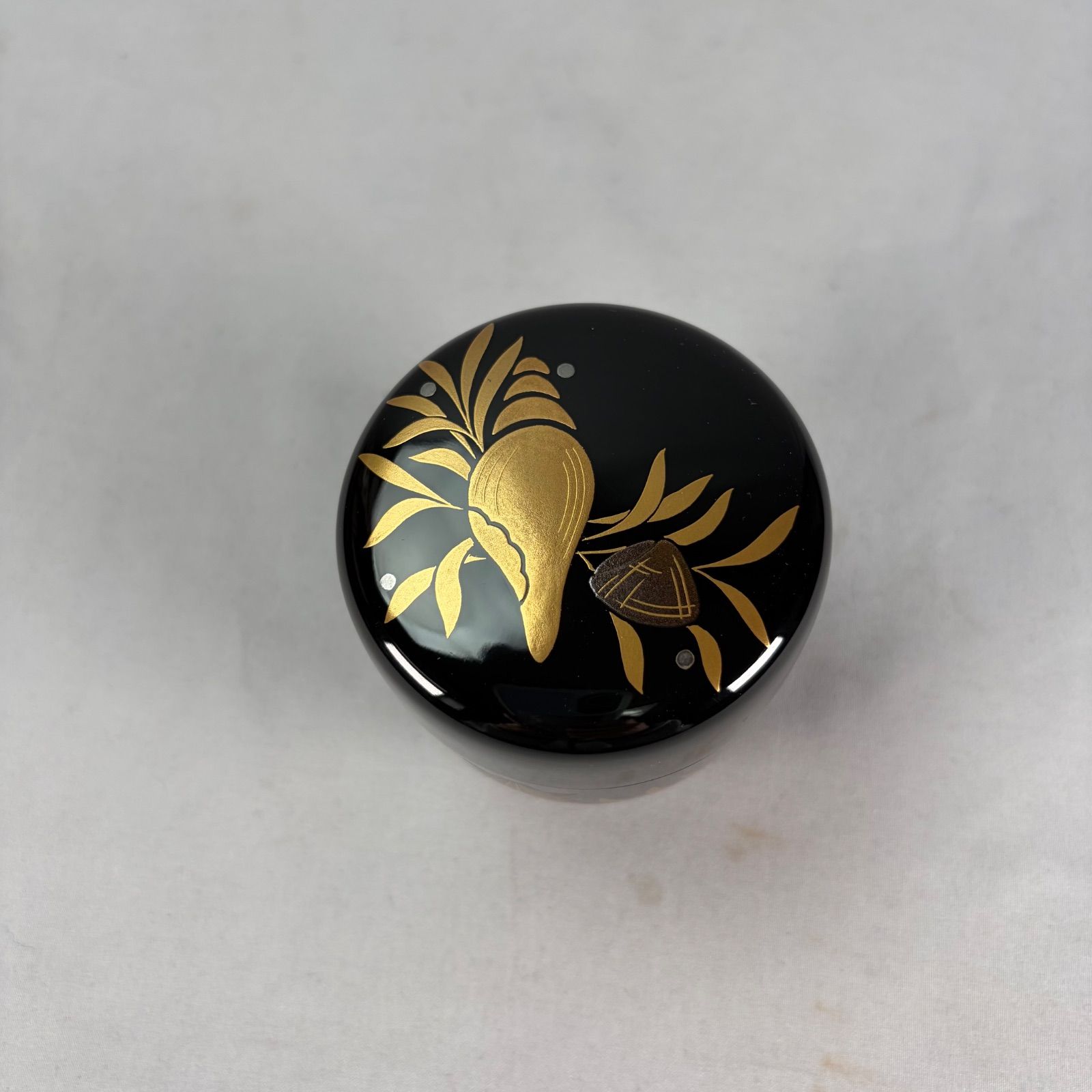 茶道具】山中塗 中村孝也造 海松貝蒔絵中棗 棗321 - メルカリ 茶道具】山中塗 中村孝也造 海松貝蒔絵中棗 棗321 - メルカリ