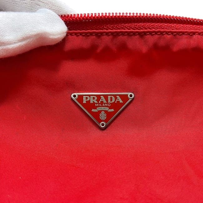 プラダ ポーチ レッド テスート 小物入れ ナイロン 中古 60 PRADA 