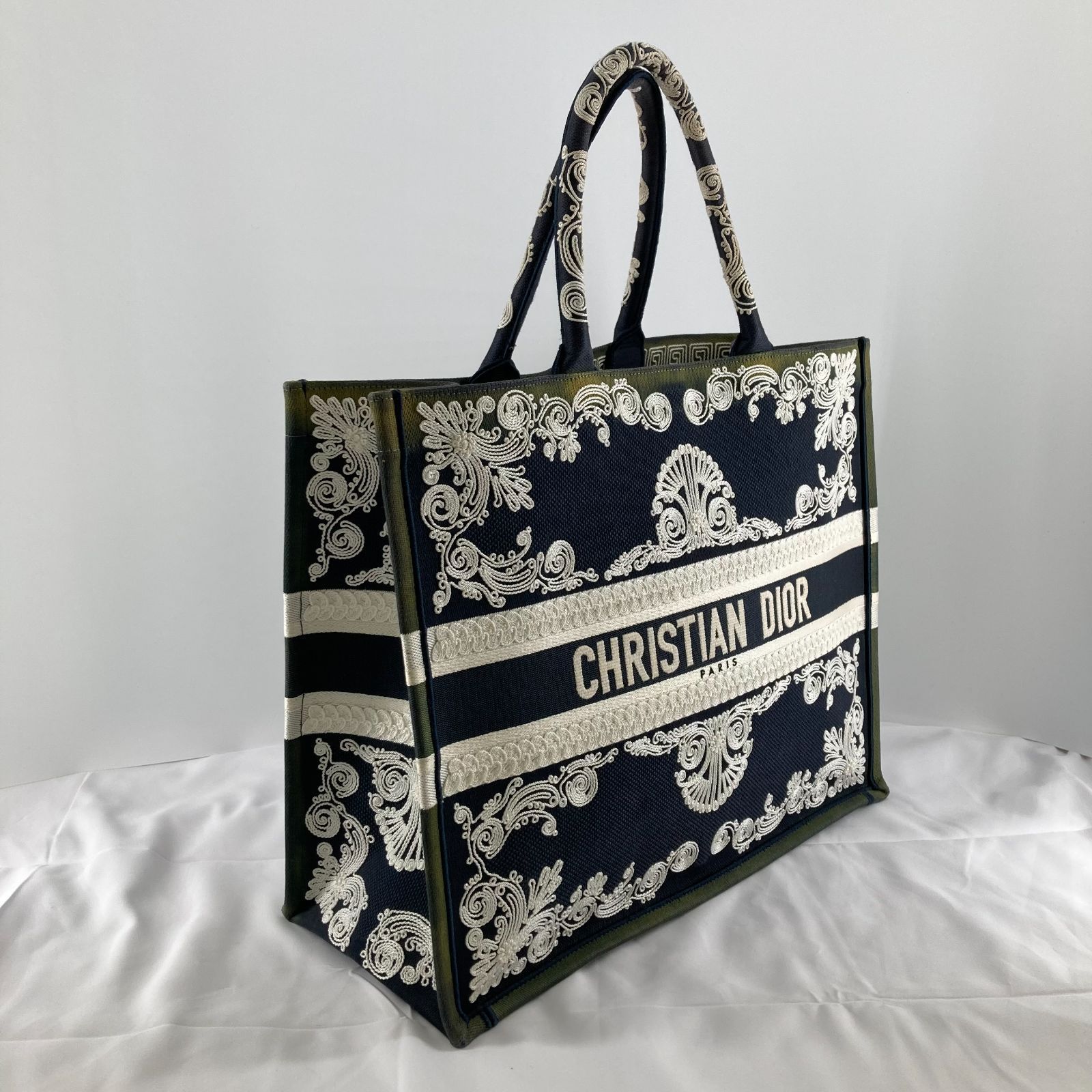 Christian Dior(クリスチャン・ディオール)ブックトート ラージ Christian Dior(クリスチャン・ディオール)ブックトート ラージ