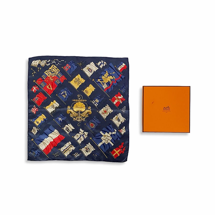エルメス　スカーフ　ガヴロッシュ　プチカレ　「旗」柄 HERMES エルメス PAVOIS 船旗 プチカレ 40 スカーフ ガヴロッシュ