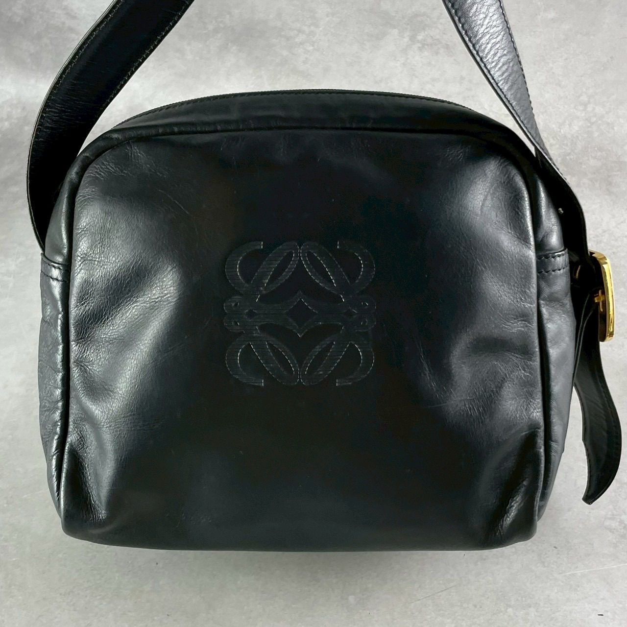 LOEWE ロエベ ショルダーバッグ 斜めがけバッグ アナグラム ユニ 