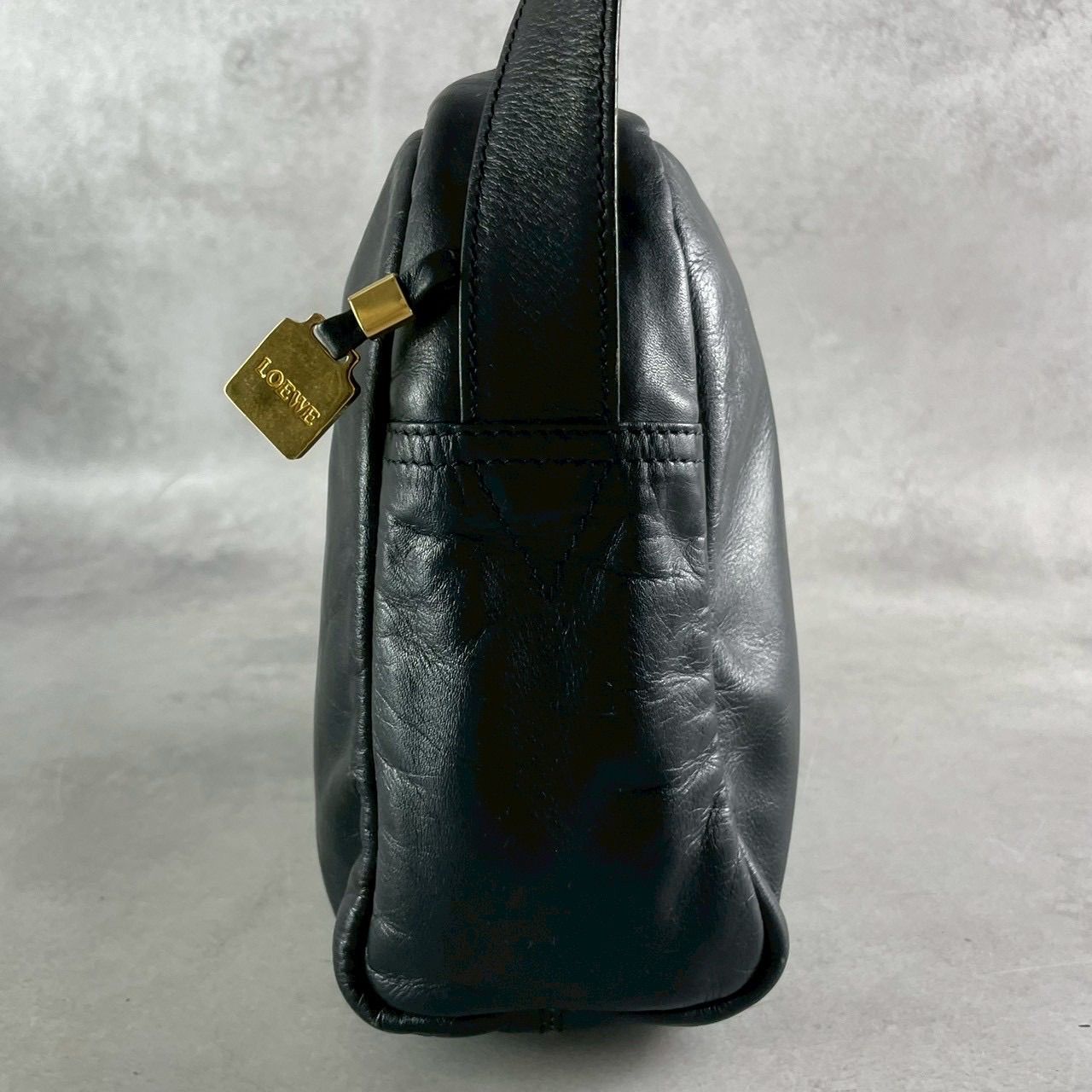 美品 loewe ロエベ アナグラム ショルダーバッグ 肩掛け 斜めがけ 