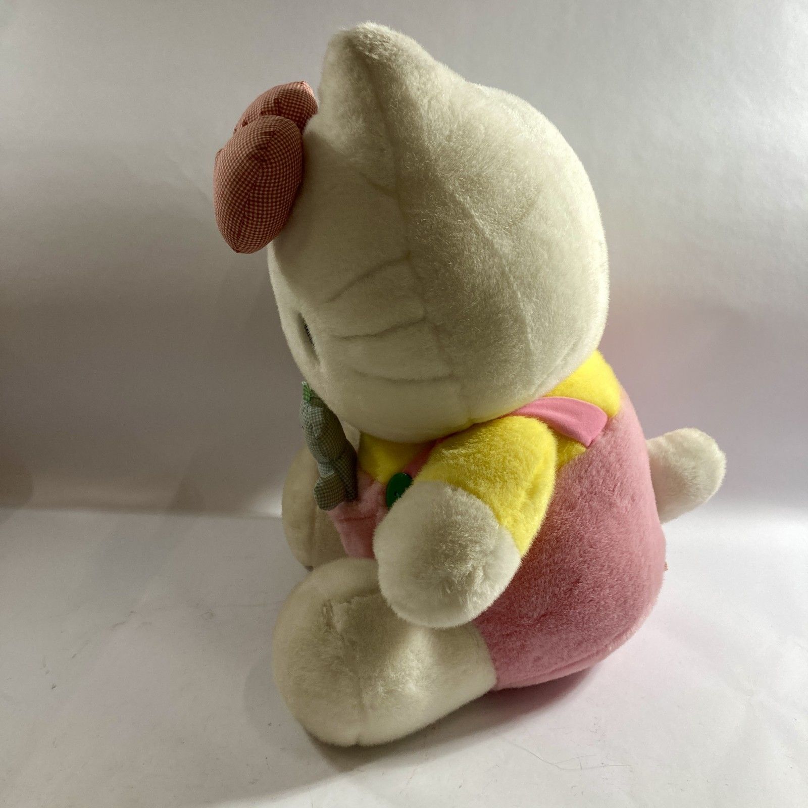 希少　ハローキティ　ぬいぐるみ ☆ 希少 Hello Kitty ハローキティ 大きなぬいぐるみ BIGサイズ