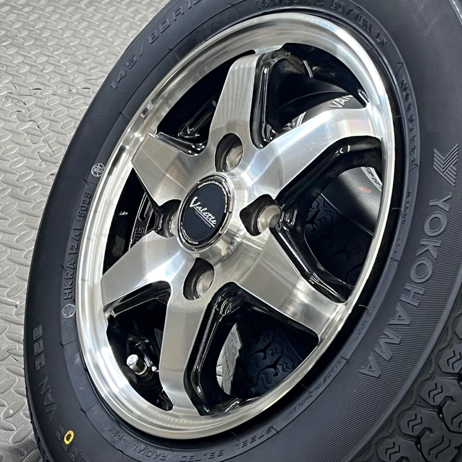25年製 新品タイヤ 145/80R12 80/78N LT ヨコハマ スーパーバン356 