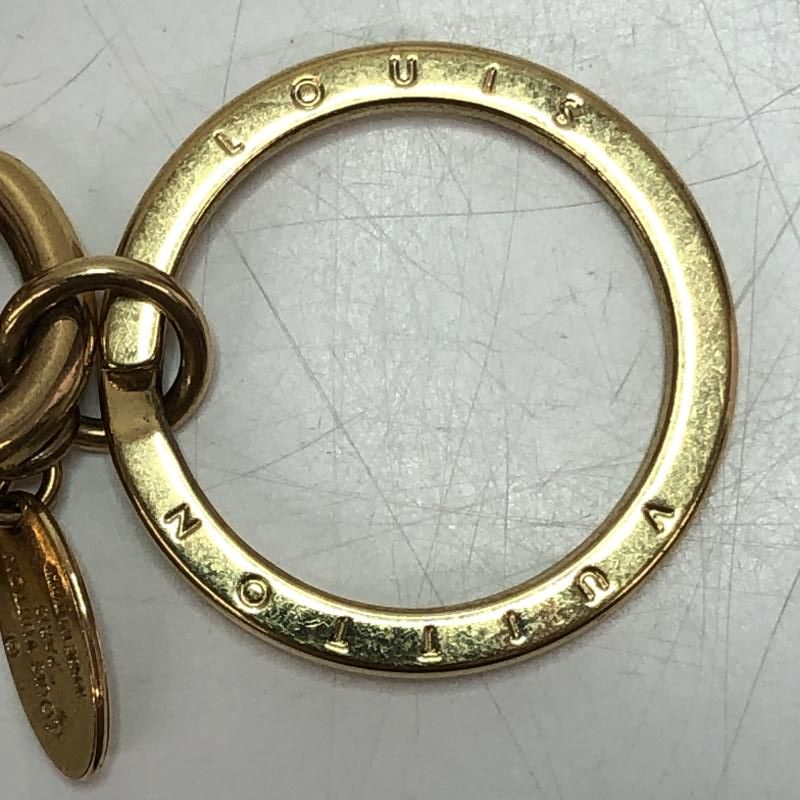 【中古】LOUIS VUITTON キーホルダー LV ファセット M65126[66][240066186430] 中古】LOUIS VUITTON キーホルダー LV ファセット M65126[66] - メルカリ