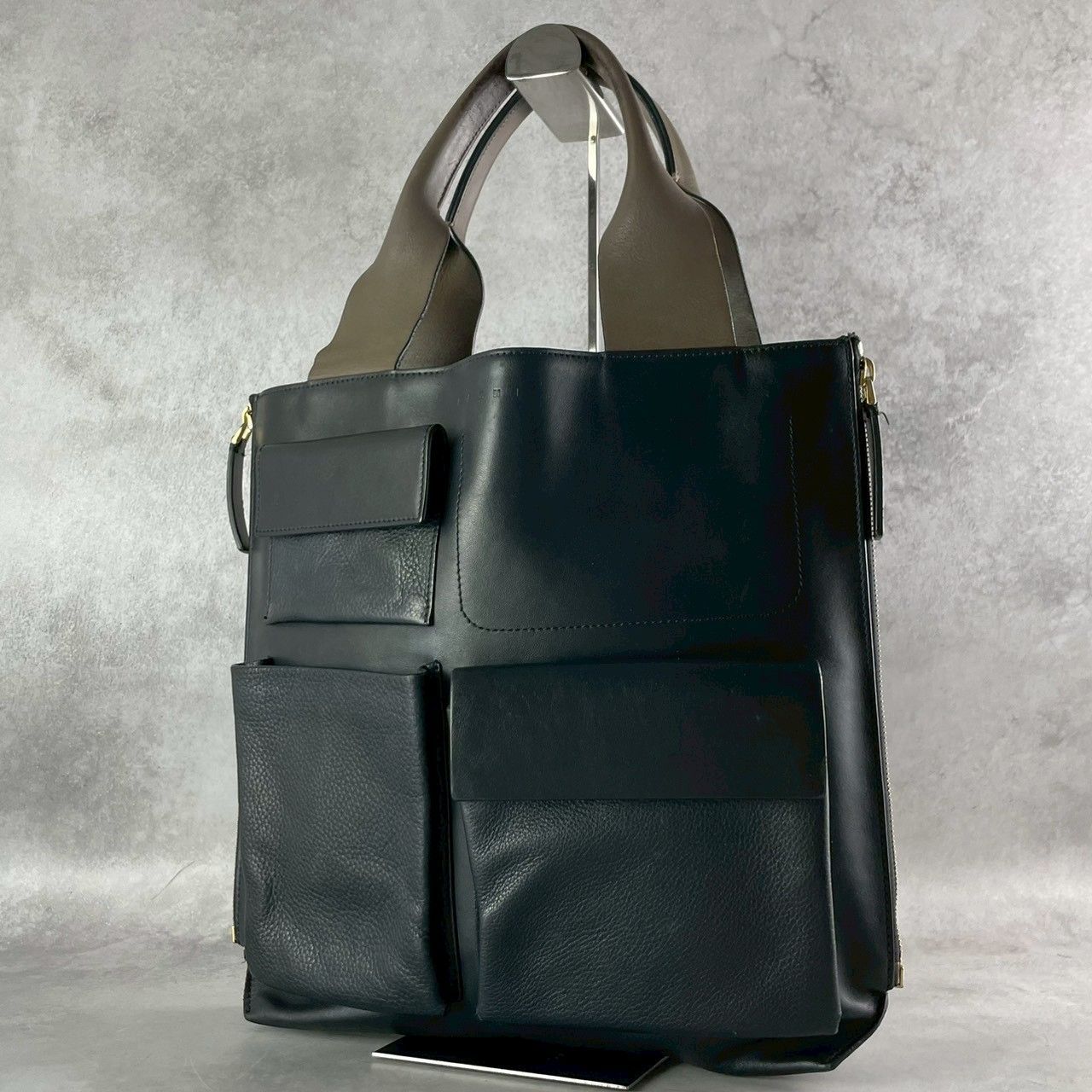 美品✨ MARNI マルニ マルチポケットバッグ トートバッグ ハンドバッグ 