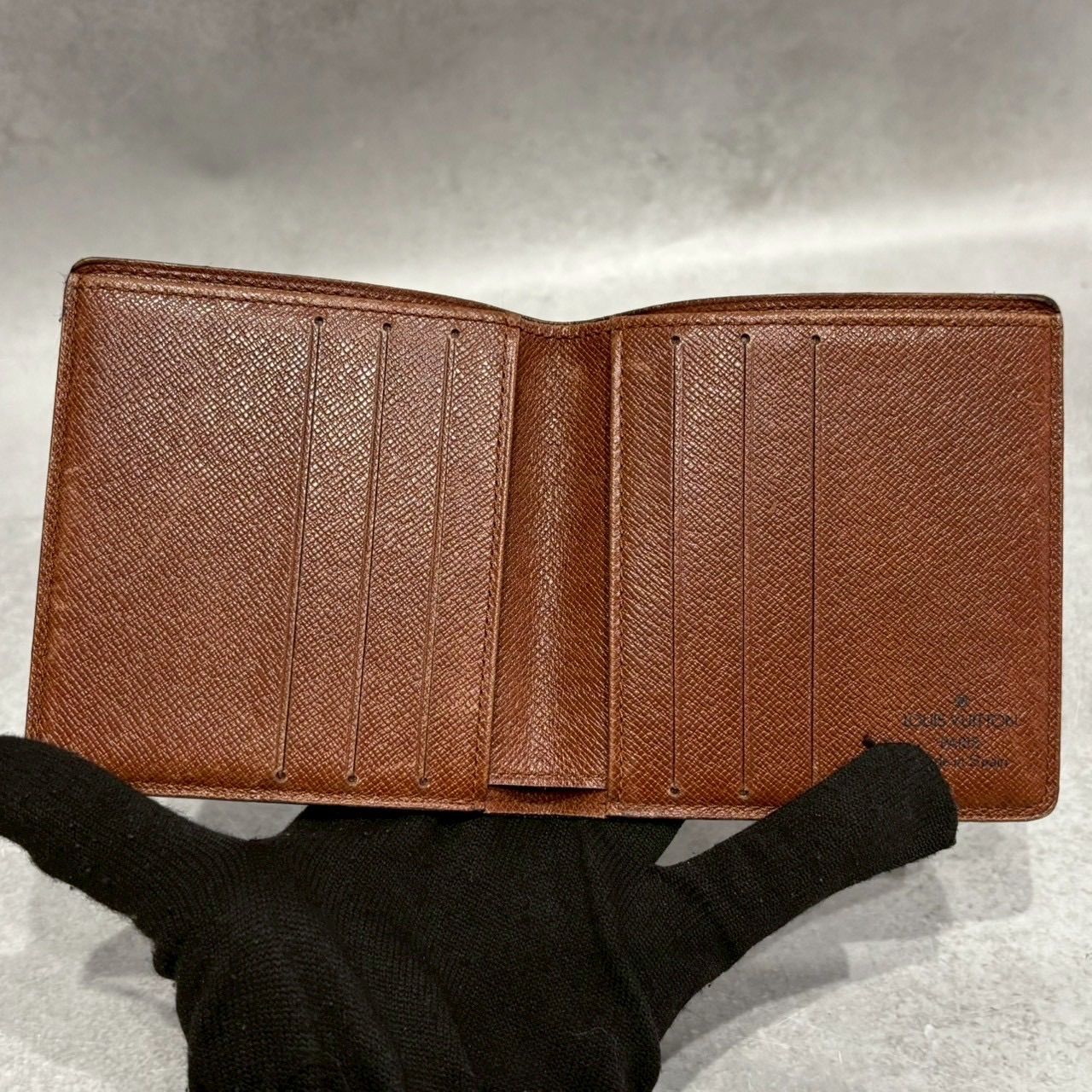 ルイヴィトン ポルトビエ6カルトクレディ 札入れ 二つ折財布 カード 