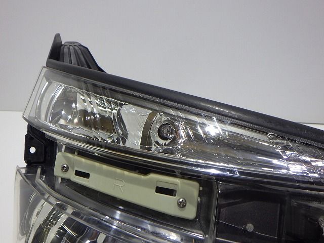70 後期 ヴォクシー ZS煌Ⅱ ZS煌Ⅲ 右 HID ヘッドライト ヴォクシー70煌めき後期ZS右ヘッドライトユニット美品 HID 【公式通販】