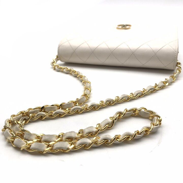 良品 CHANEL シャネル ココマーク マトラッセ プッシュロック レザー チェーン ショルダー バッグ ホワイト レディース ブランド 鞄 k7351 CHANEL - 良品 CHANEL シャネル マトラッセ ココマーク プッシュロック