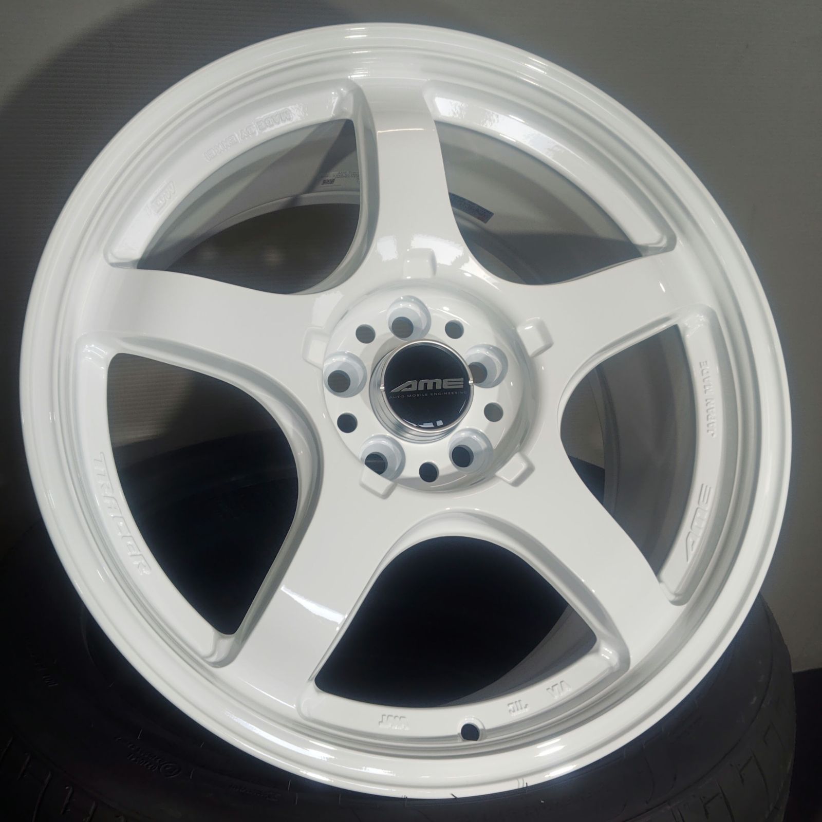 GR86 / BRZ / 50プリウス 17インチ トレーサーGTV 5本スポークENKEI製 