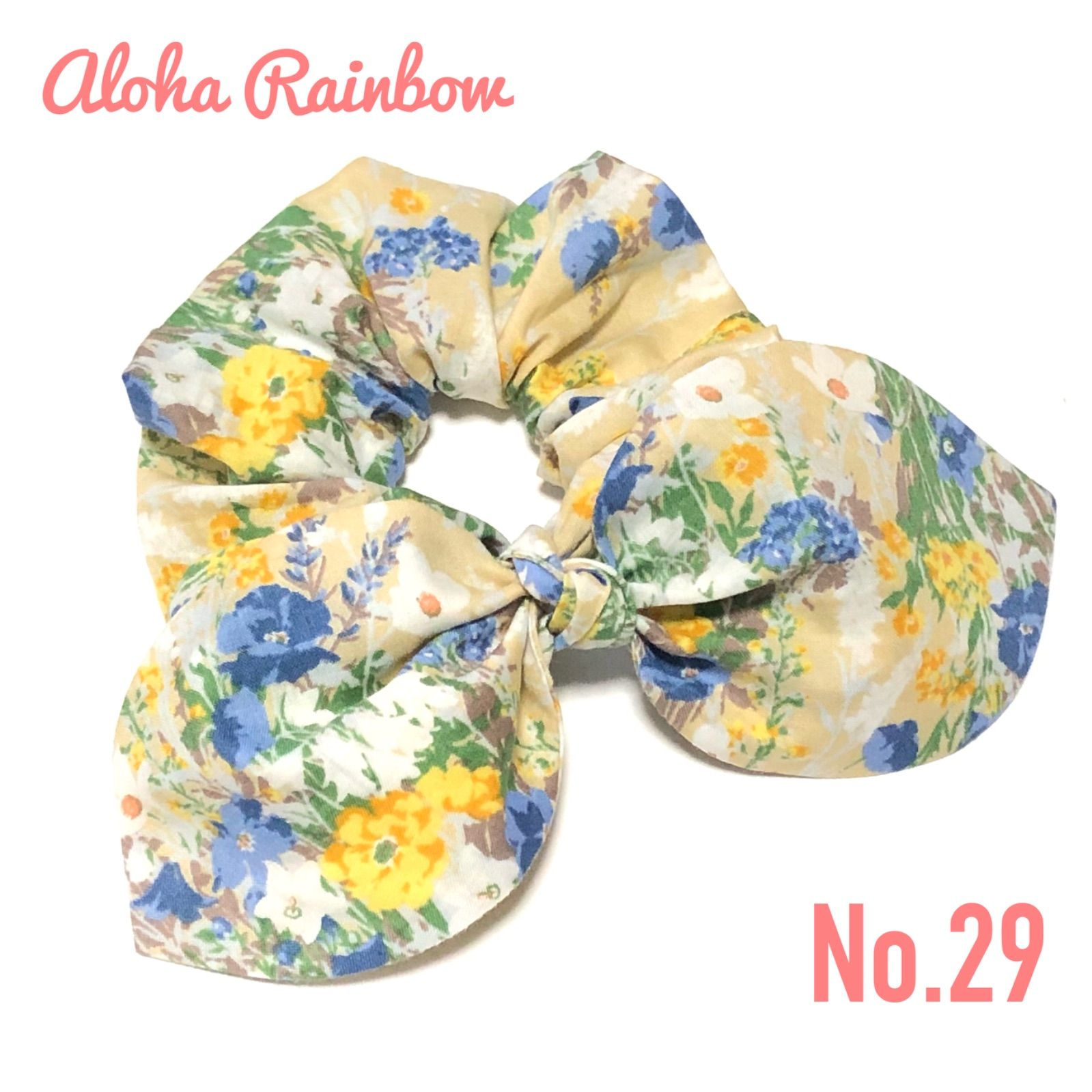 ☘️No.29☘️ リボン シュシュ 花柄 ライトベージュ ☘️No.29☘️ リボン シュシュ 花柄 ライトベージュ