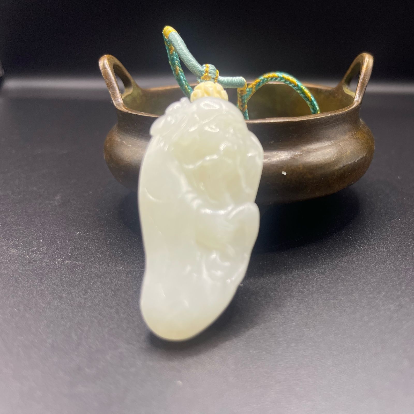 手彫り骨董品 翡翠軟玉 寿老人 長寿・健康の神 - メルカリ
