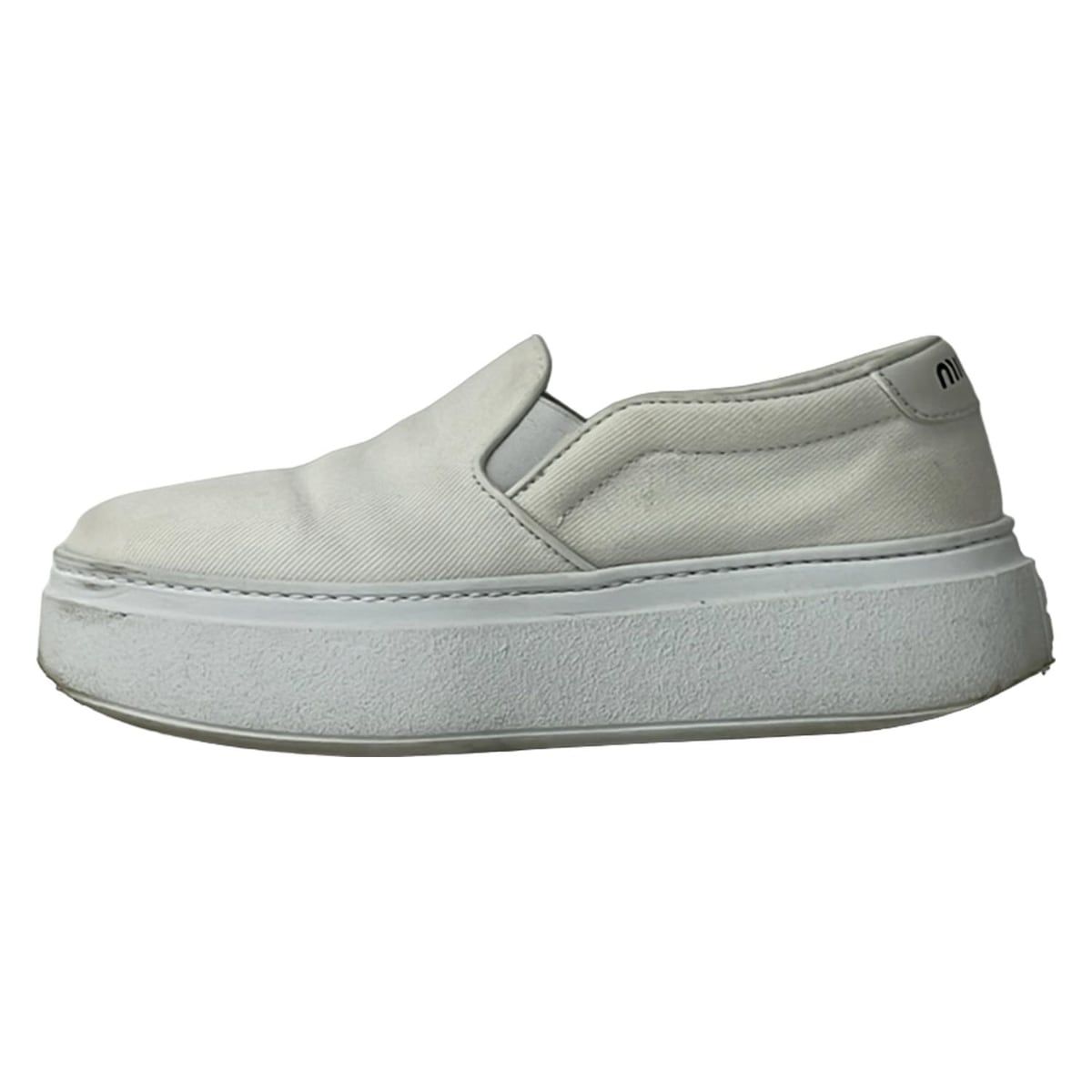 【新品未使用】MIUMIUスニーカー 白  36