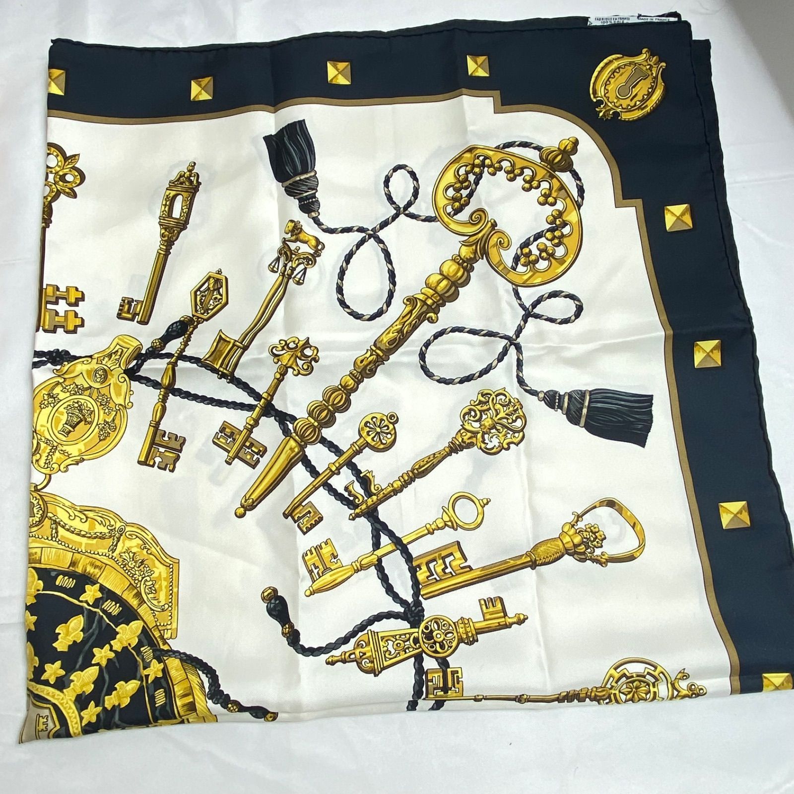 エルメス カレ90 LES CLES シルクスカーフ 鍵柄 ブラック HERMES