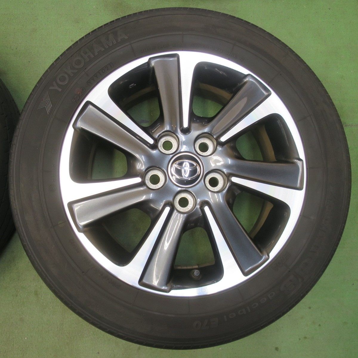 ヴォクシー 80系) 205/60R16 ヨコハマ ブルーアース4S AW21 16インチ