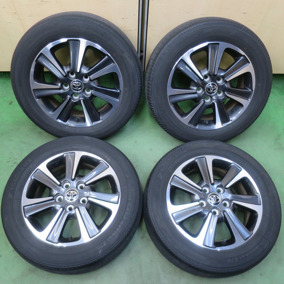 キレイ☆トヨタ 80系 ノア ヴォクシー 純正 205/60R16 ヨコハマ dB 