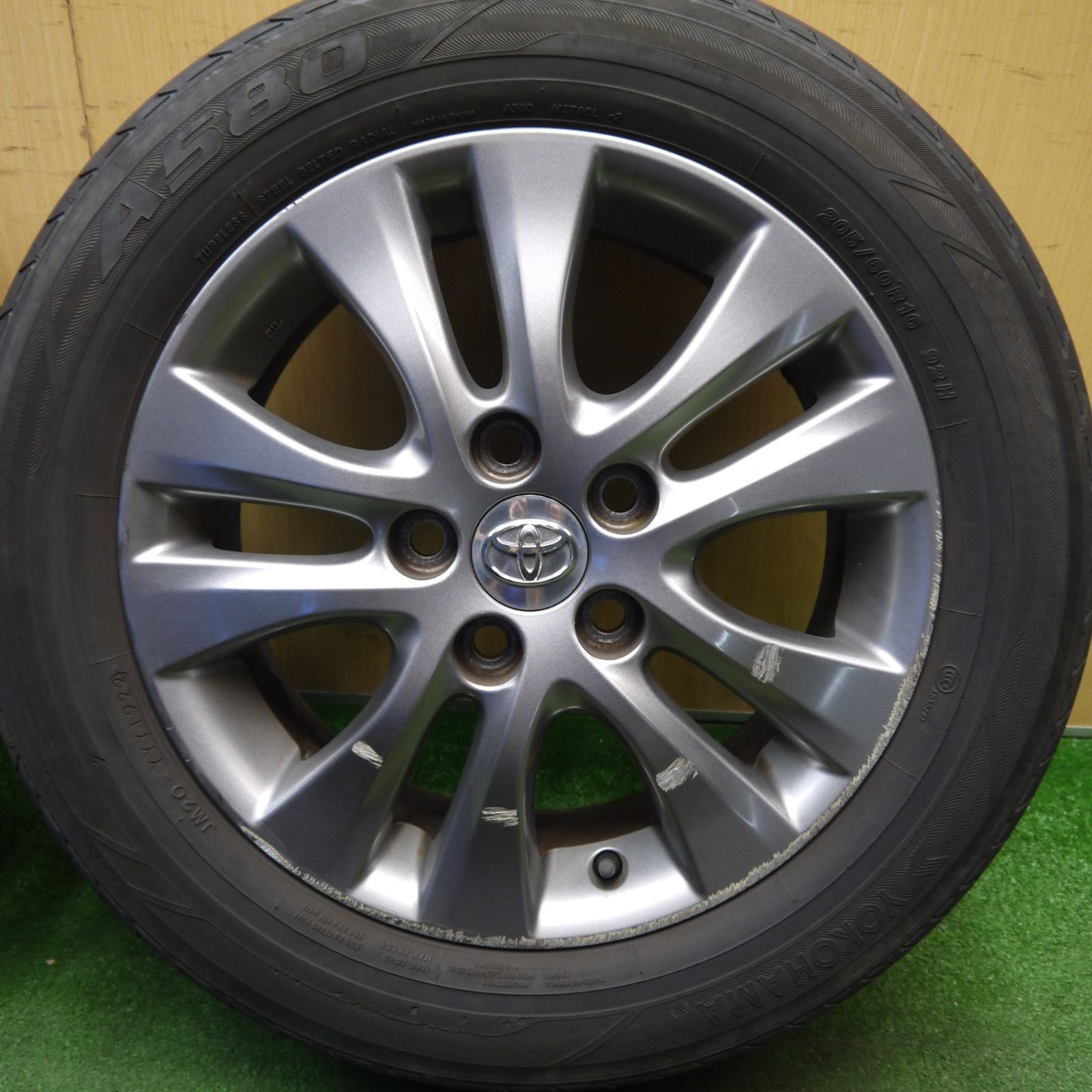 4本価格！22年☆トヨタ 70系 ノア ヴォクシー 純正 205/60R16 ヨコハマ