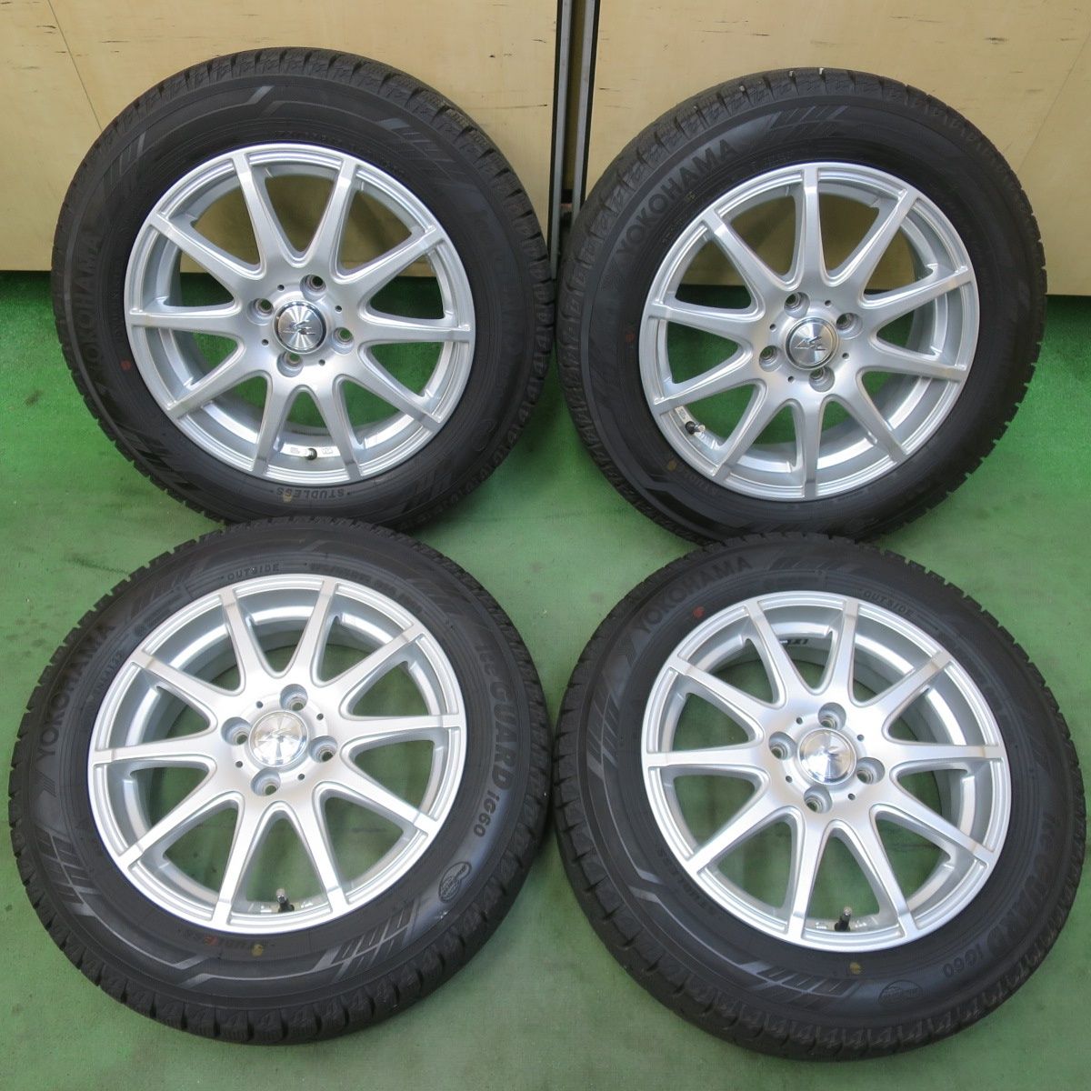 バリ溝！22年！キレイ！9.5分以上☆スタッドレス 175/65R15 ヨコハマ 