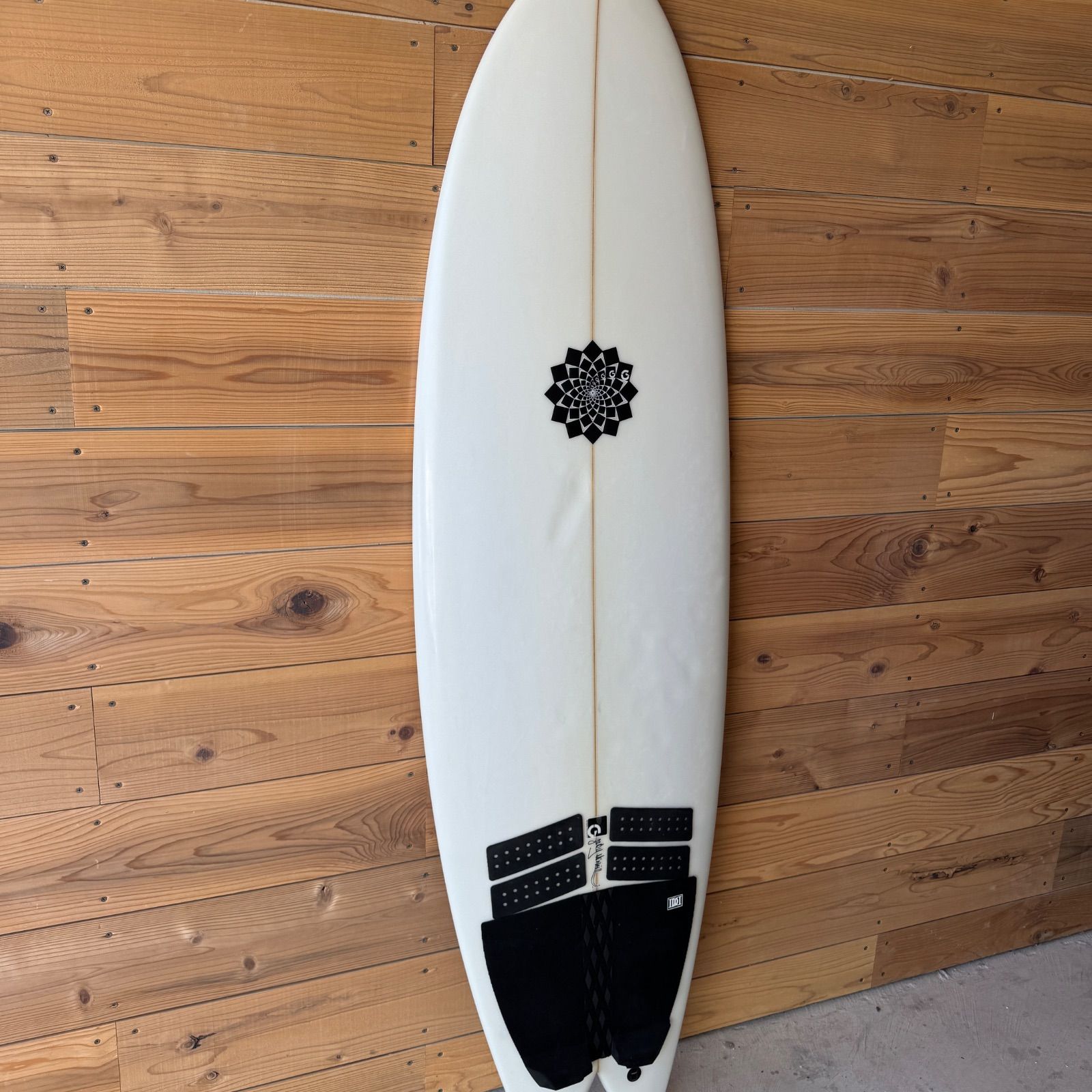 美中古 ギャリーマクニール Gary McNeill Concepts サーフボード RTT
