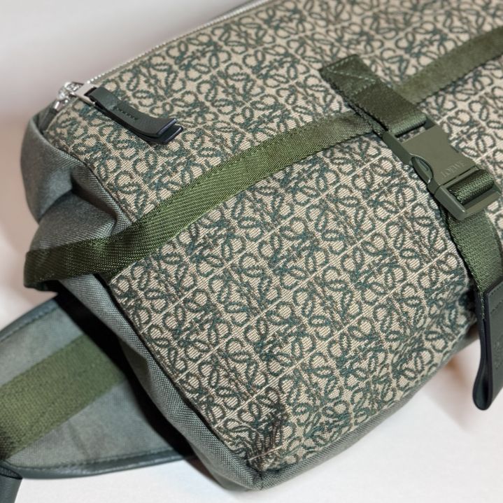 美品】LOEWE ロエベ ポストマン スリング アナグラム キャンバス