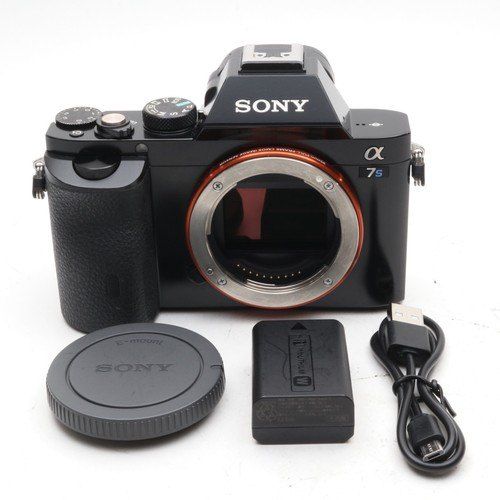 英語ver】SONY α7S ボディ ILCE-7S フルサイズミラーレス一眼 〔SONY E