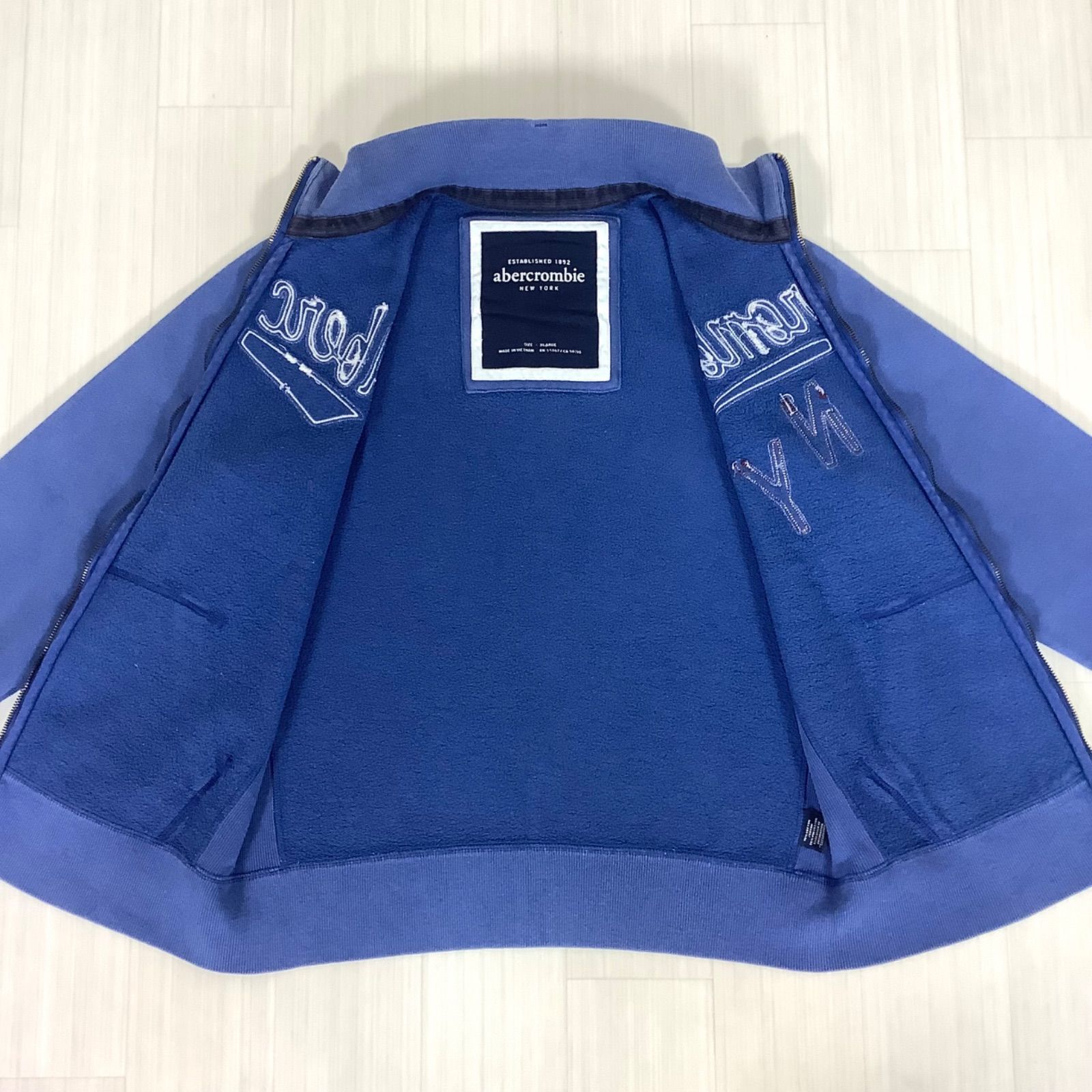 アメカジ】Abercrombie&Fitch アバクロ ビッグロゴ ジップアップ 