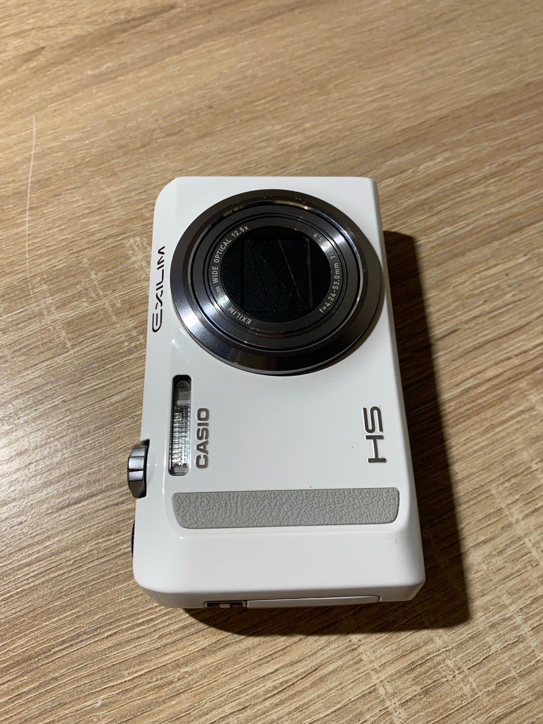 9042 Casio EXILIM EX-ZR500 ホワイト デジカメ 動作確認済み 美品