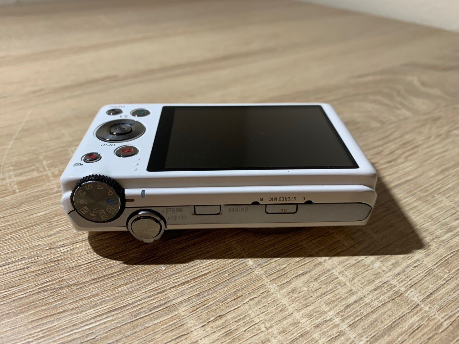 9042 Casio EXILIM EX-ZR500 ホワイト デジカメ 動作確認済み 美品