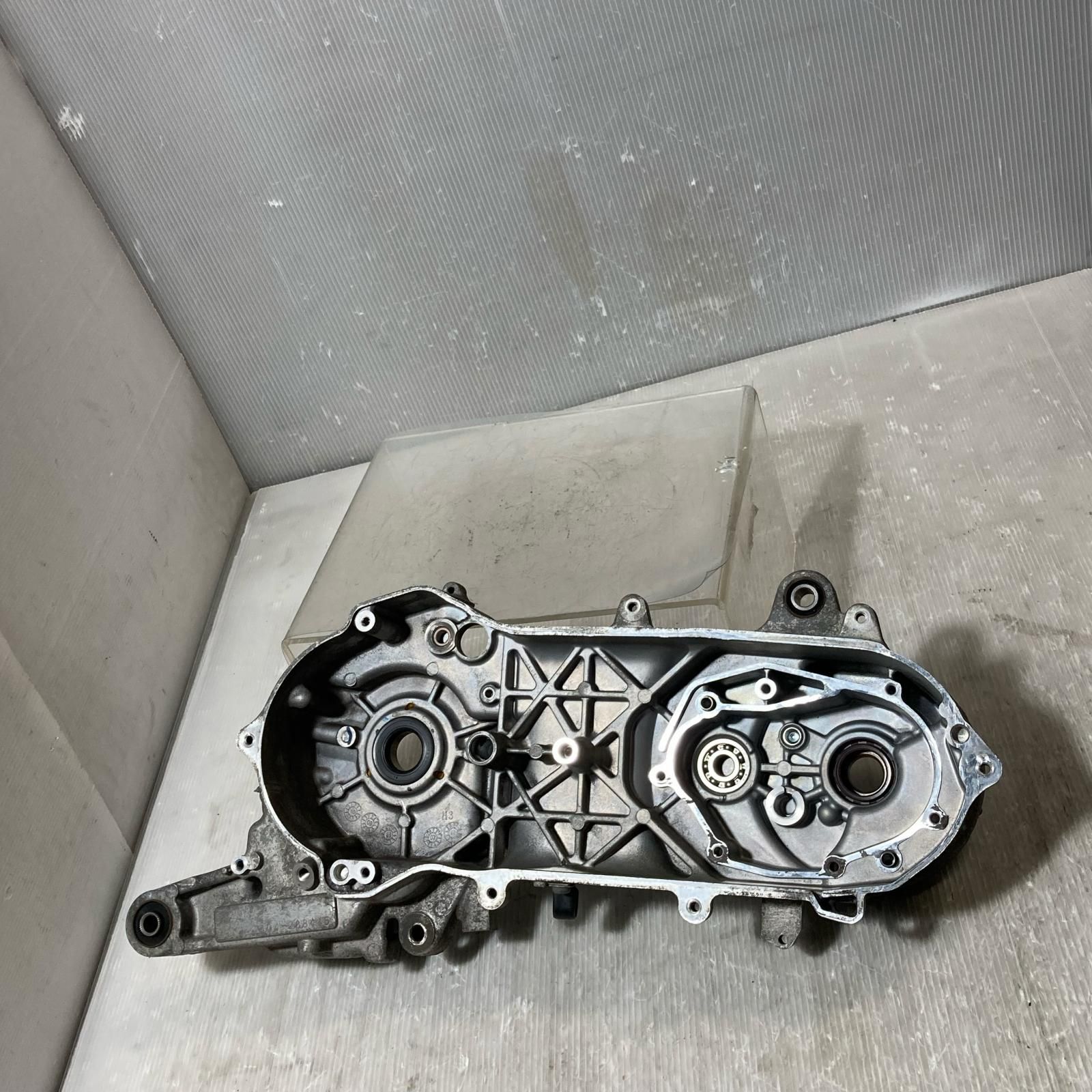 クランクケース GT380 SUZUKI スズキ 上側 SUZUKI スズキ純正部品 
