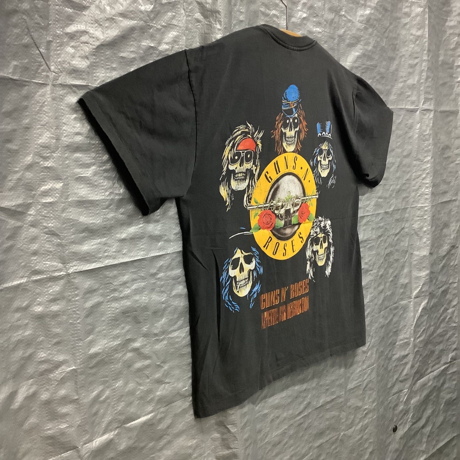 GUNS N